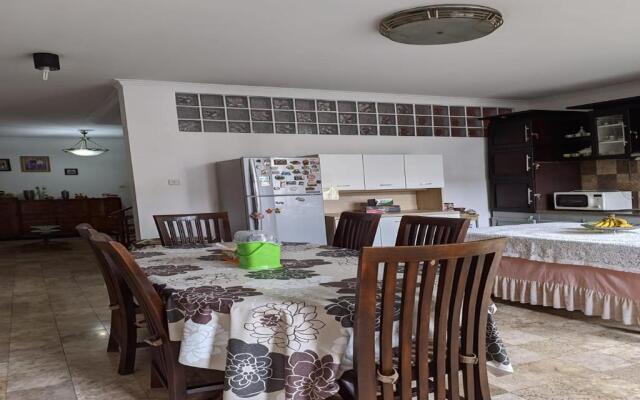 Dewi House Pondok Hijau Parongpong Bandung 1