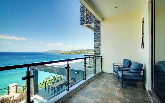 Luxury Oceanfront Villa Fully Staffed