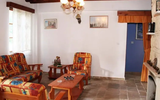 Lakis Papamichael Holiday Villas