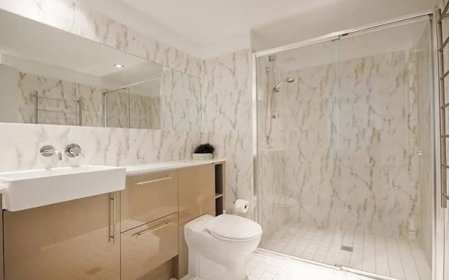 Wyndel Apartments Harbour Watch – Bathroom – Sydney