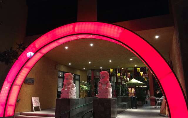Best Western Plus Dragon Gate Inn
