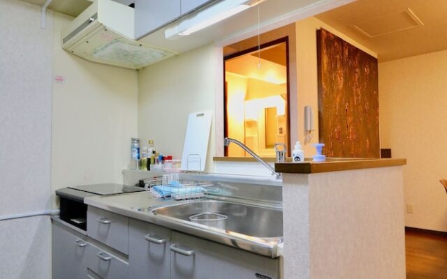 Sepia yamanote room202