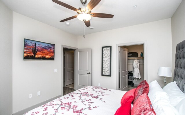 Rooftop Pool-Close 2 Shops-Dining-C4419