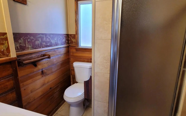 Grey Squirrel Resort & Vacation Rental Homes