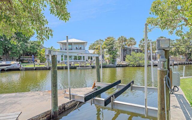 The Windward House 3 Bedroom Home by RedAwning