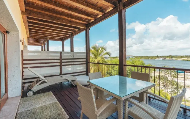 Studio 3 Guests Balcony With Views Fishing Lodge