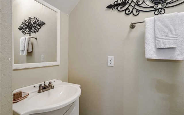 Seaclusion 18A - 2 Br Condo