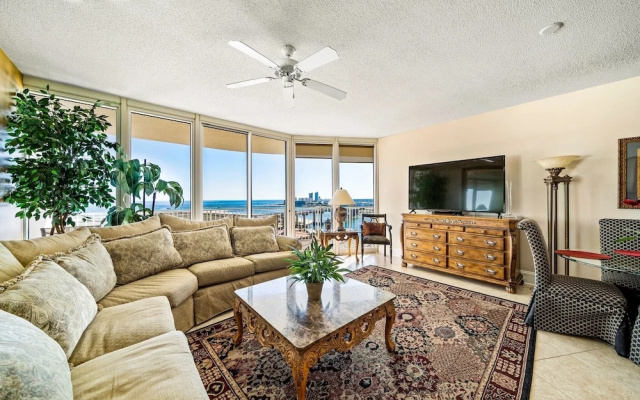 Crb1216 2 Bedroom Condo