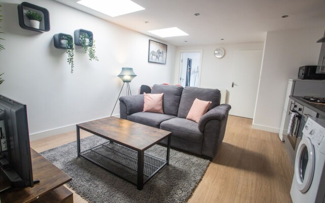 Short Stay Bristol - Two Mile Hill Apartment
