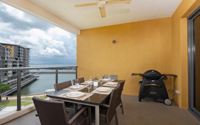 Saltwater Suites - 1,2 & 3 Bed Waterfront Apartments