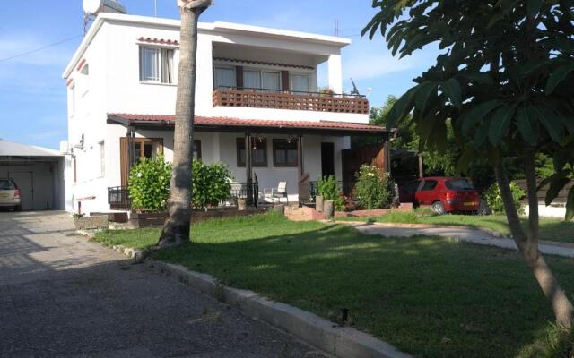 Nice house,close to Coral bay beach