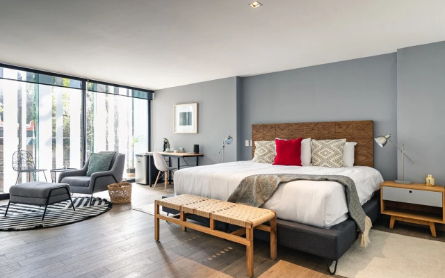 Casai Luxury Designer Apt in the Best Location