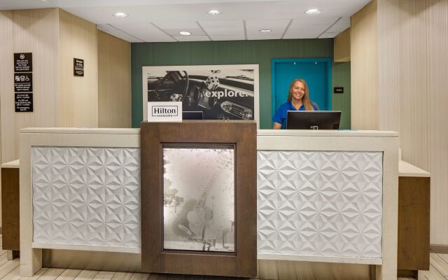 Hampton Inn & Suites Nashville-Airport
