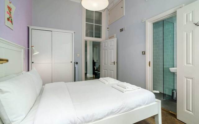 Modern En-Suite Flat - near Islington High Street