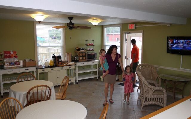Ocean Sands Beach Boutique Inn - Stay At the Beach
