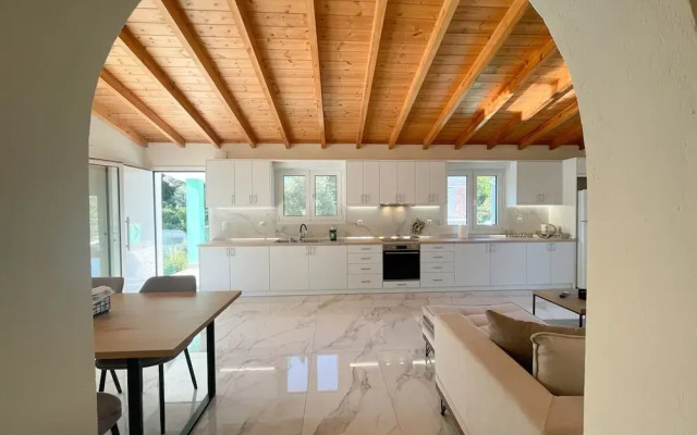 Magellanos Mint House- Kinopiastes
