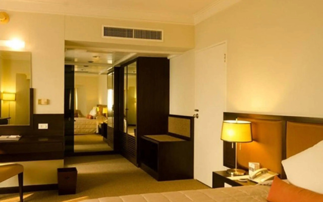 Lanna Palace 2004 Hotel