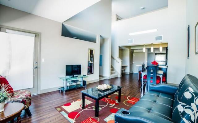 Hollywood Hills Apartment