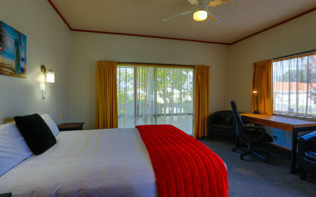 Summit Motor Lodge