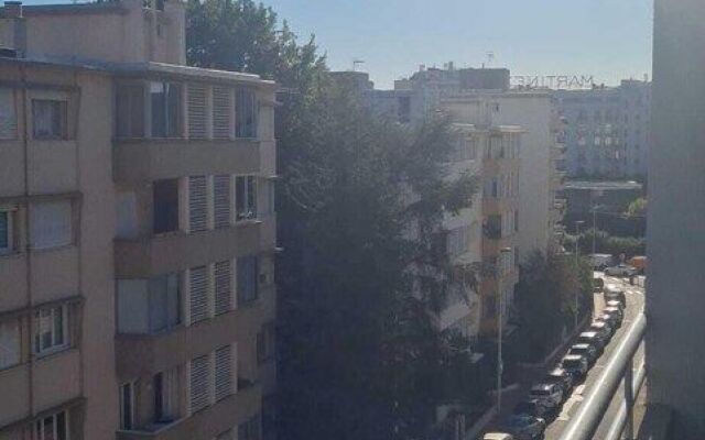 Studio derrière le Martinez