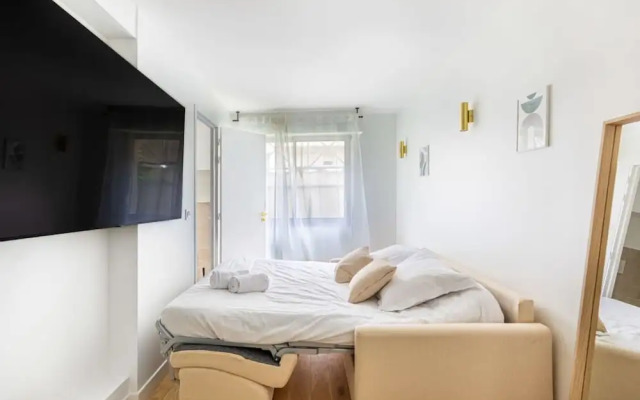 Lavie Maison Equipped Studio Chartrons