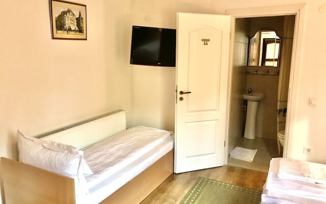 Cristi's Rooms - Pensiune
