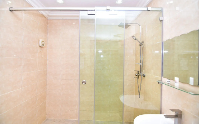 Pearl Gate Hotel