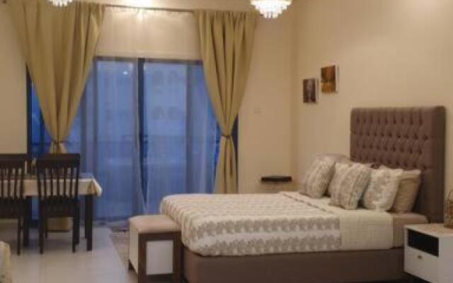 Super Deluxe Furnished Studio In Falcon Towers