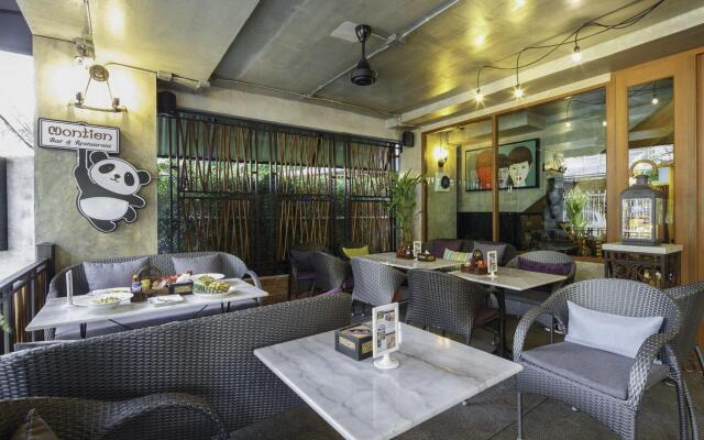 Chala Number 2 Art and Gallery House