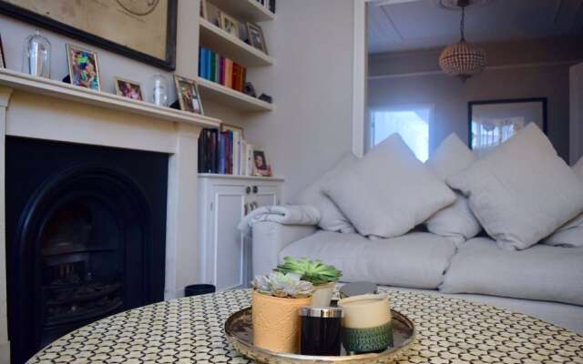 Beautiful 3 Bedroom House In Clapham