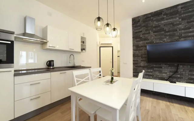 First Choice Centar - Primorska