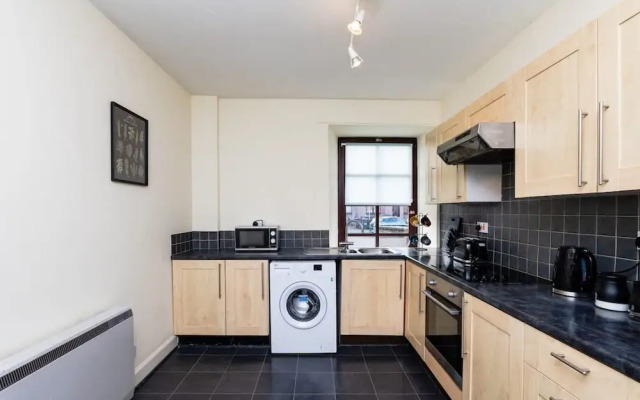 2 Bed Flat-ground Floor-parking
