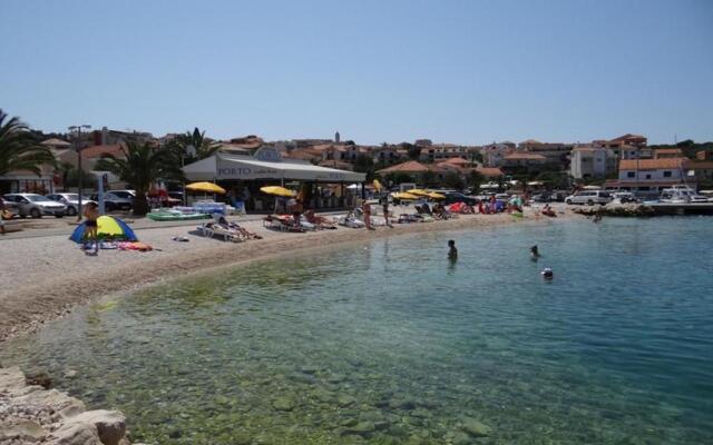 Apartments Mara - 70m from the sea