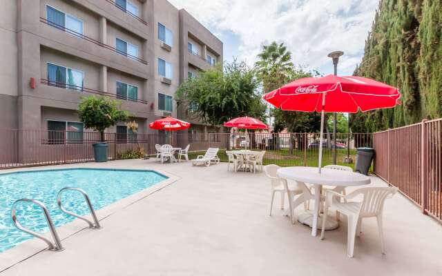 Ramada by Wyndham Bakersfield North