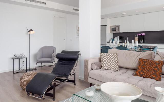 2313-Amazing new luxury apartment with three bedrooms
