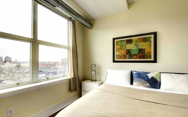 Pelicanstay near Holland Tunnel