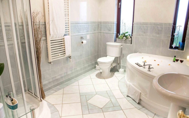 Fields Lodge Bed & Breakfast