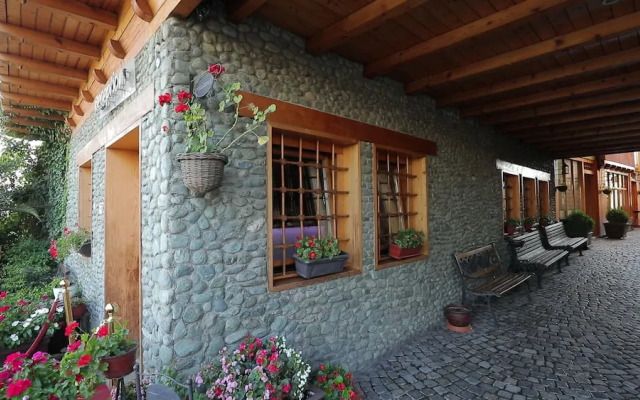 Hotel Çarshia e Jupave