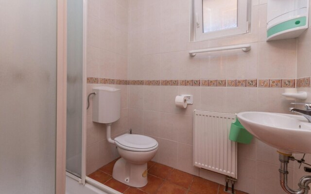 Stunning Apartment in Pakostane With 1 Bedrooms and Wifi