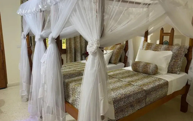 Lux Suites Tembo Court Apartments