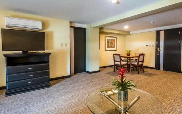 Urban Green Hotel & Suites