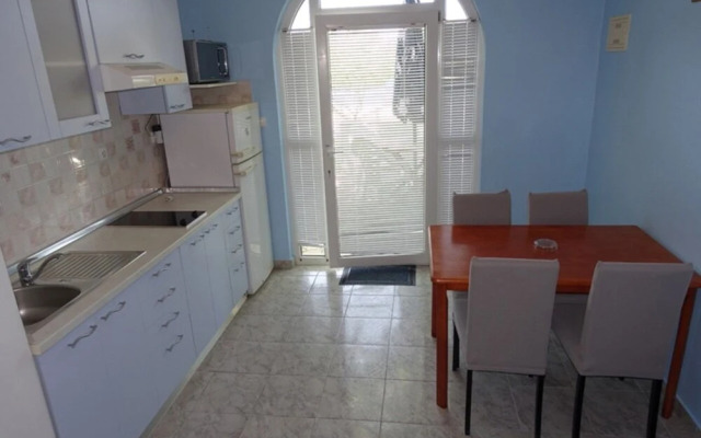 Ivo - Family Friendly - A2 Plavi