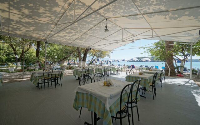 Avra Beach Hotel