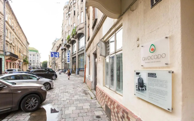 SoVA apartment str Gnatyuka 18