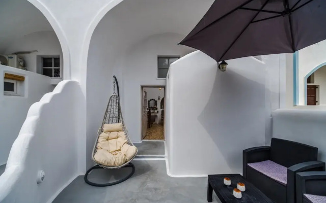 Asera Suites Near Kamari Beach