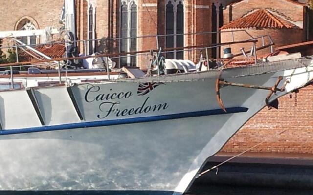 Venezia Boat & Breakfast Caicco Freedom