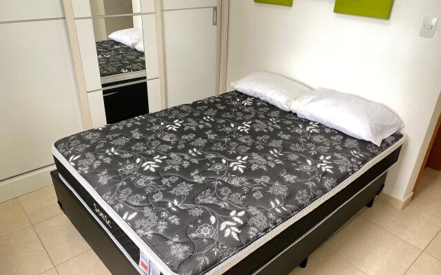 Pé na Areia Praia do Caiçara II