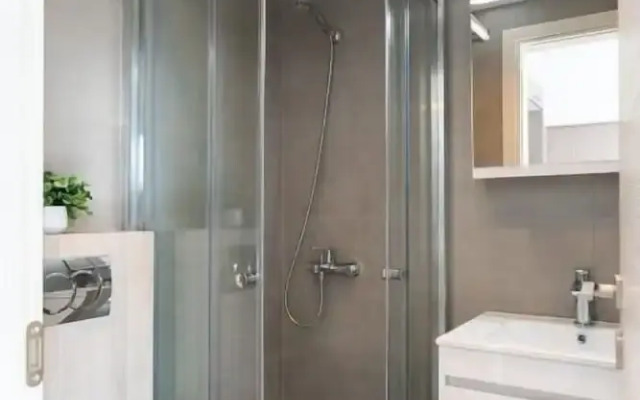 Velvet Luxury Studios in the City Center by BiNobi!