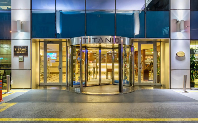 Titanic Port Bakirkoy