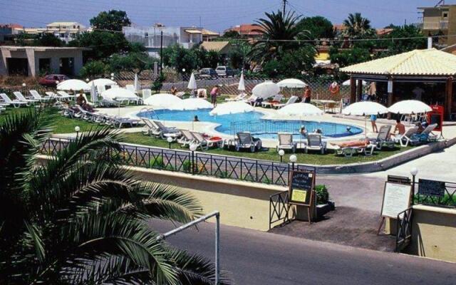 Tzevenos Hotel Apts